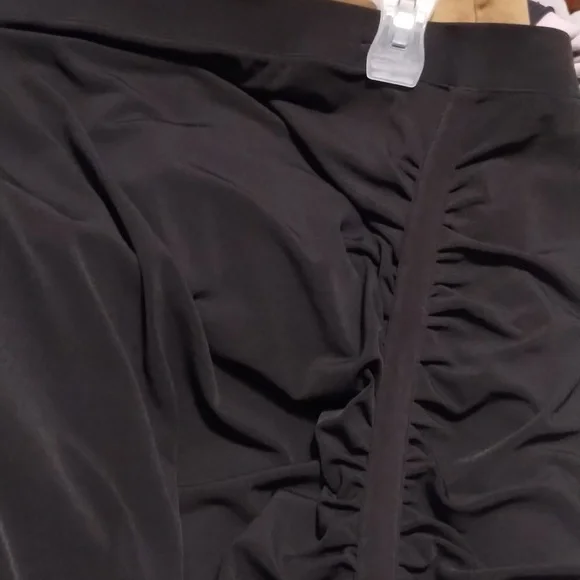 Skirt - Picture 3 of 4